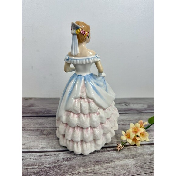 Royal Doulton Claire HN 3646 Figurine 8.25" Tall RETIRED 1994 EXCELLENT - Picture 4 of 15